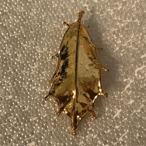 Vintage Gold Leaf Shaped Pendant Pin